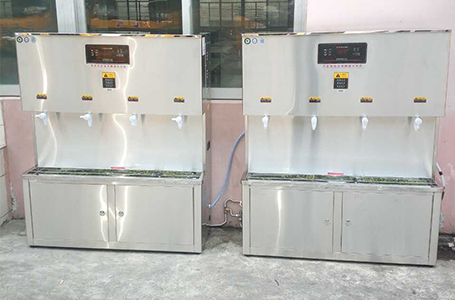 學(xué)校飲水機(jī)