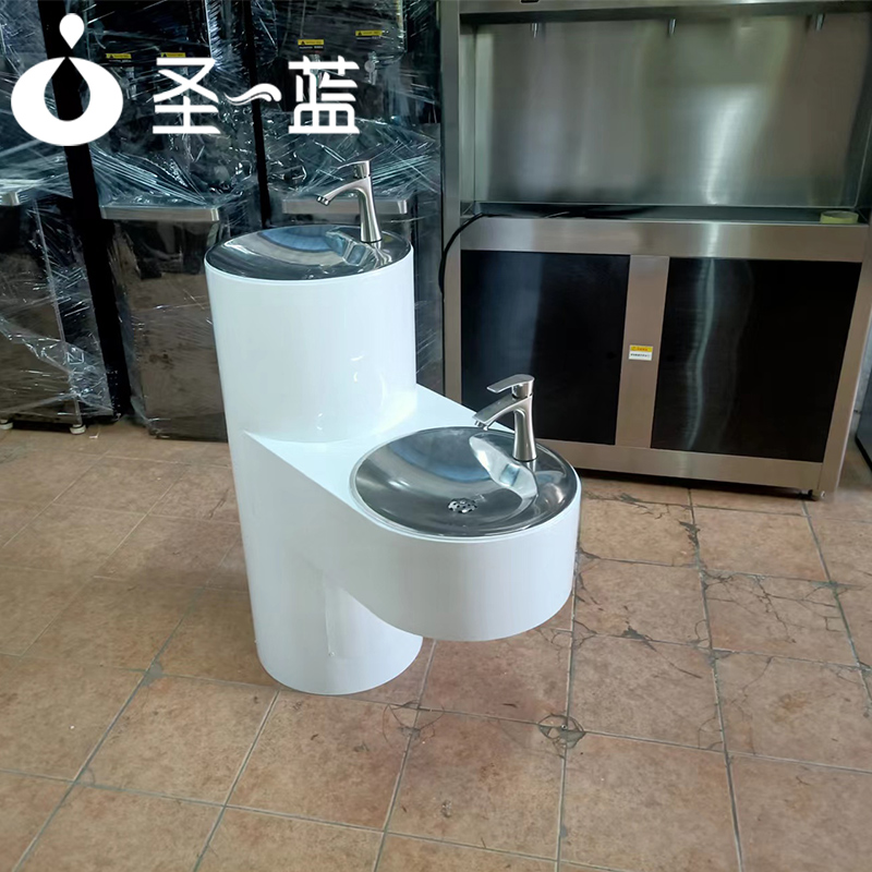 戶外飲水臺