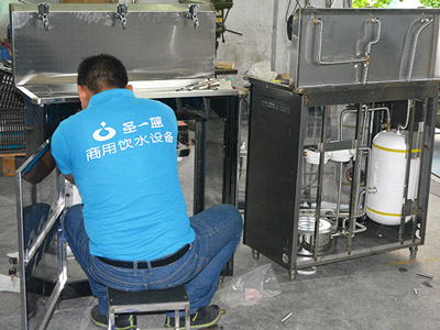 深圳圣藍(lán)-飲水機(jī)裝配