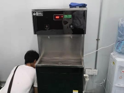 深裝總建設(shè)集團-辦公室為什么安裝圣藍(lán)直飲水機呢？