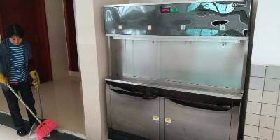 選擇學(xué)校飲水機(jī)哪個(gè)品牌好呢？