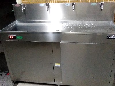 東莞高義包裝選擇圣藍大容量不銹鋼直飲水機