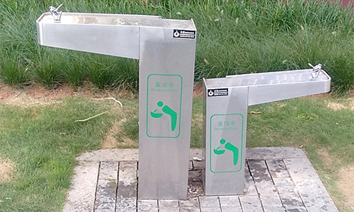 龍華公園、廣場安裝的戶外直飲水機